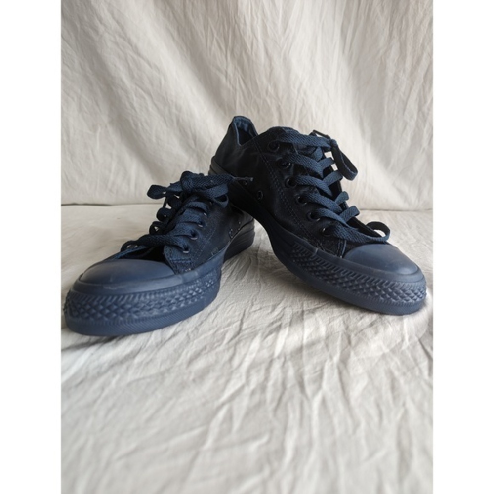 Converseve - Full Navy Canvas Like New!
